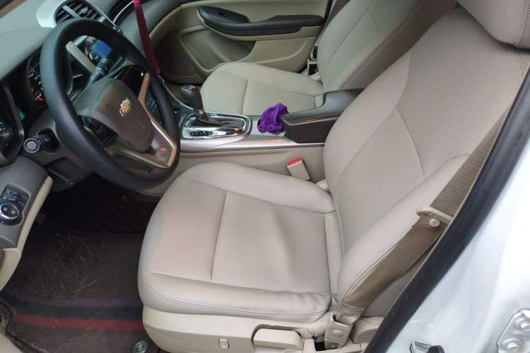 Used Chevrolet Malibu 2014 2.0L Automatic Comfort Edition Left Front Seat