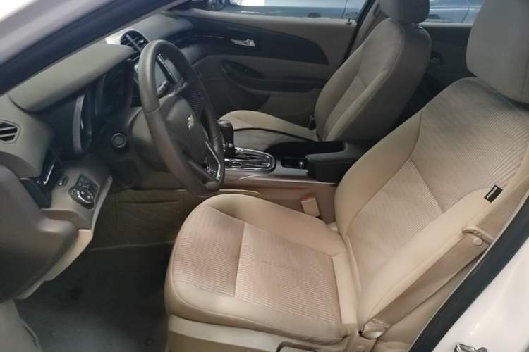 Used Chevrolet Malibu 2014 2.0L Automatic Comfort Edition Left Front Seat