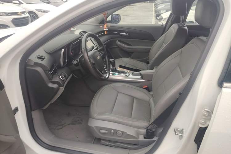 Used Chevrolet Malibu 2014 2.0L Automatic Luxury Edition Left Front Seat