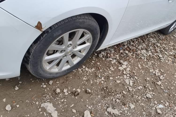 Used Chevrolet Malibu 2014 2.0L Automatic Luxury Edition Left Front Wheel Hub
