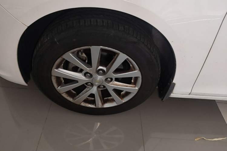 Used Chevrolet Malibu 2014 2.0L Automatic Luxury Edition Left Front Wheel Hub