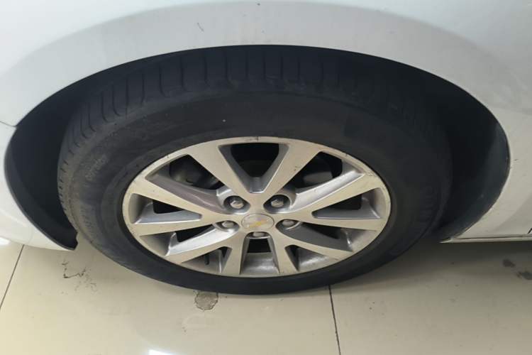 Used Chevrolet Malibu 2014 2.4L Automatic Flagship Edition Left Front Wheel Hub