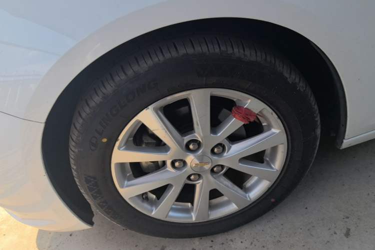 Used Chevrolet Malibu 2014 2.0L Automatic Luxury Edition Left Front Wheel Hub