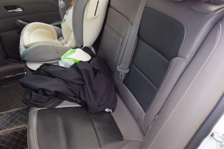 Used Chevrolet Malibu 2014 2.4L Automatic Luxury Edition Left Rear Seat