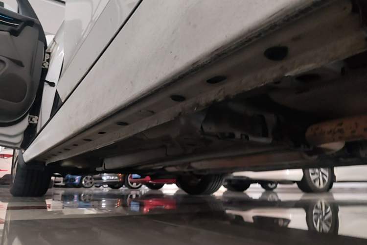 Used Chevrolet Malibu 2014 2.0L Automatic Luxury Edition Left Side Sill
