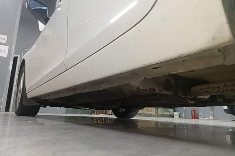 Used Chevrolet Malibu 2014 2.0L Automatic Luxury Edition Left Side Sill