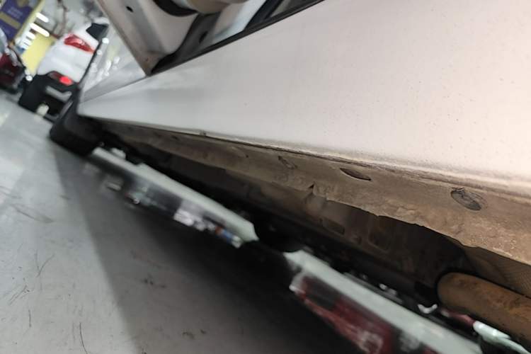 Used Chevrolet Malibu 2014 2.0L Automatic Comfort Edition Left Side Sill