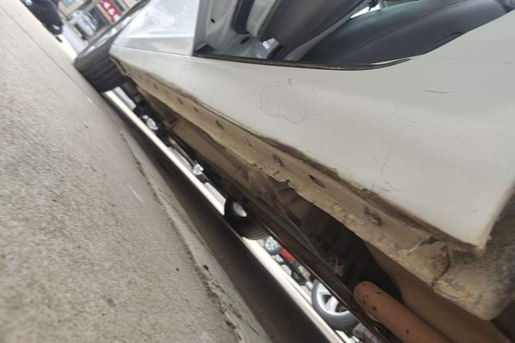 Used Chevrolet Malibu 2014 2.0L Automatic Luxury Edition Left Side Sill