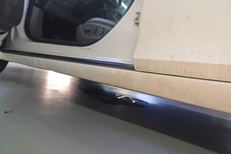 Used Chevrolet Malibu 2014 2.0L Automatic Luxury Edition Left Side Sill