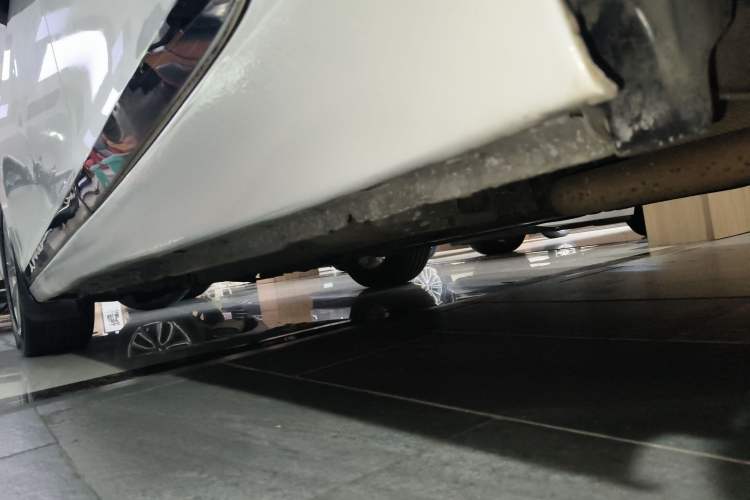 Used Chevrolet Malibu 2014 2.0L Automatic Luxury Edition Left Side Sill