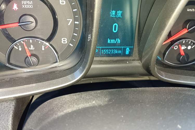 Used Chevrolet Malibu 2014 1.6T Automatic Comfort Edition Odometer Close Up
