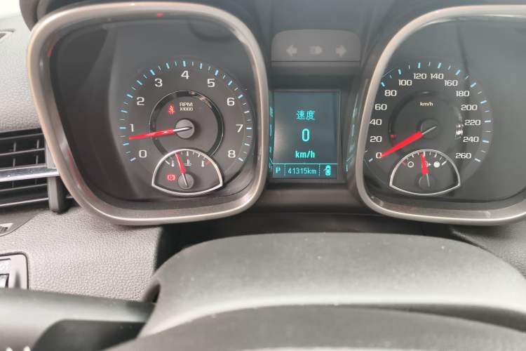 Used Chevrolet Malibu 2014 2.0L Automatic Luxury Edition Odometer Close Up