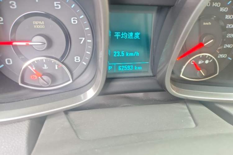 Used Chevrolet Malibu 2014 2.0L Automatic Comfort Edition Odometer Close Up