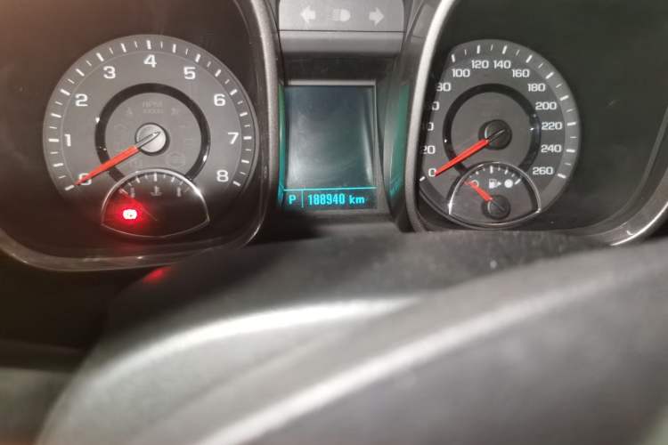Used Chevrolet Malibu 2014 1.6T Automatic Comfort Edition Odometer Close Up