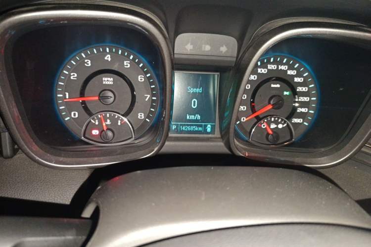 Used Chevrolet Malibu 2014 2.0L Automatic Comfort Edition Odometer Close Up