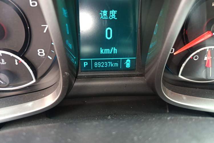 Used Chevrolet Malibu 2014 2.0L Automatic Luxury Edition Odometer Close Up