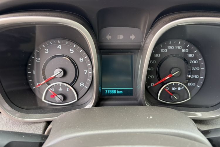 Used Chevrolet Malibu 2014 2.0L Automatic Luxury Edition Odometer Close Up