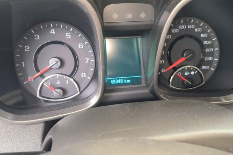 Used Chevrolet Malibu 2014 2.0L Automatic Comfort Edition Odometer Close Up
