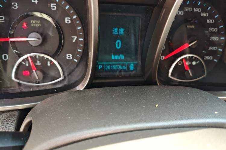 Used Chevrolet Malibu 2014 2.0L Automatic Luxury Edition Odometer Close Up