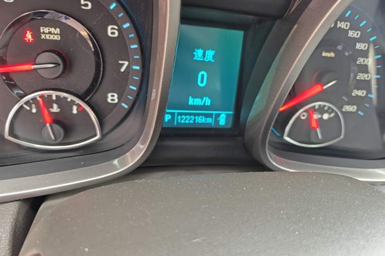 Used Chevrolet Malibu 2014 2.0L Automatic Comfort Edition Odometer Close Up
