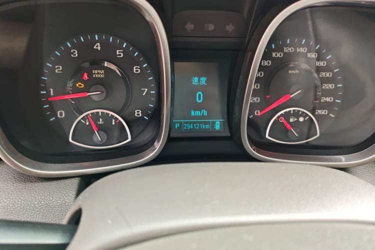 Used Chevrolet Malibu 2014 2.0L Automatic Comfort Edition Odometer Close Up