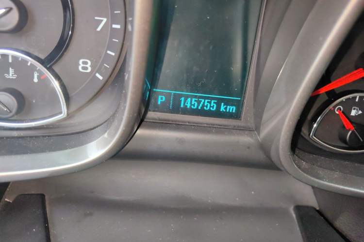 Used Chevrolet Malibu 2014 1.6T Automatic Comfort Edition Odometer Close Up