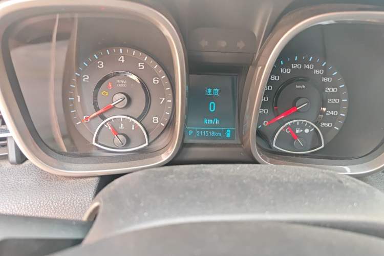 Used Chevrolet Malibu 2014 2.0L Automatic Luxury Edition Odometer Close Up