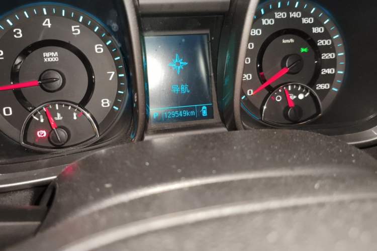 Used Chevrolet Malibu 2014 2.0L Automatic Luxury Edition Odometer Close Up