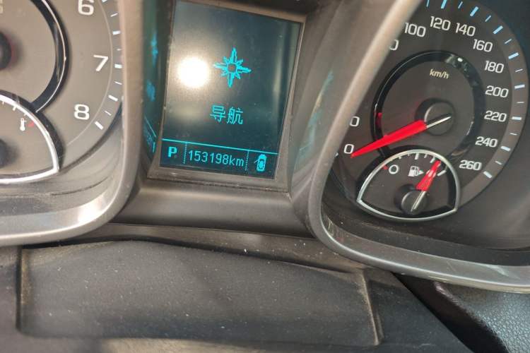 Used Chevrolet Malibu 2014 2.0L Automatic Luxury Edition Odometer Close Up