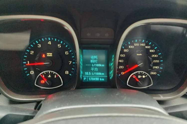 Used Chevrolet Malibu 2014 1.6T Automatic Comfort Edition Odometer Close Up