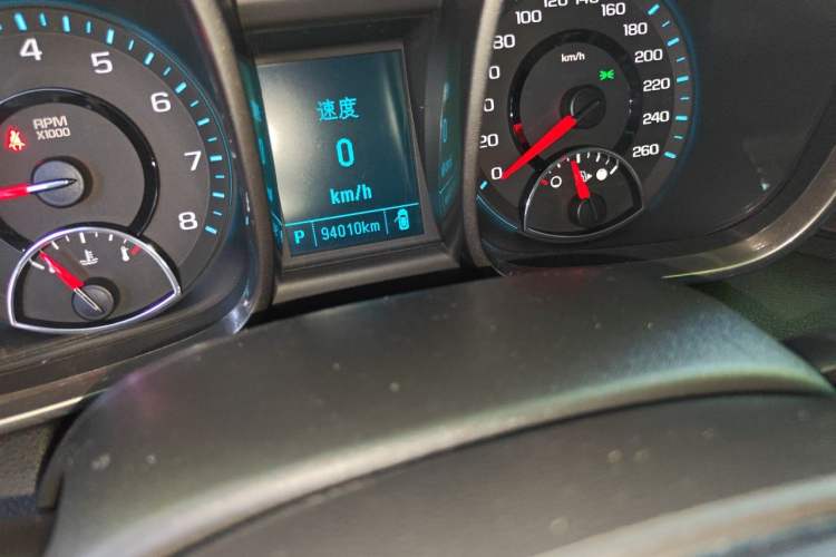 Used Chevrolet Malibu 2014 2.0L Automatic Luxury Edition Odometer Close Up