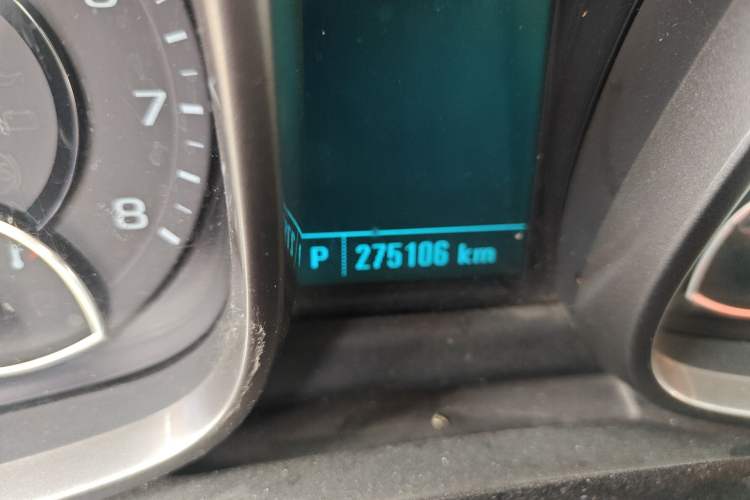 Used Chevrolet Malibu 2014 2.4L Automatic Luxury Edition Odometer Close Up