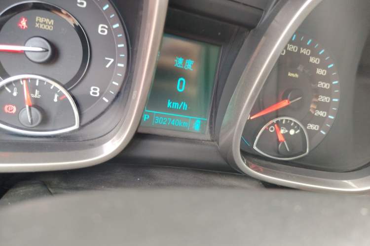 Used Chevrolet Malibu 2014 2.0L Automatic Luxury Edition Odometer Close Up