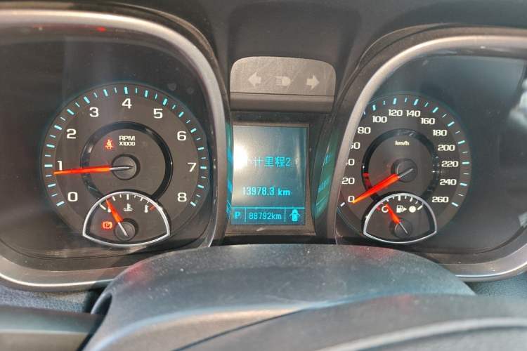 Used Chevrolet Malibu 2014 2.0L Automatic Luxury Edition Odometer Close Up