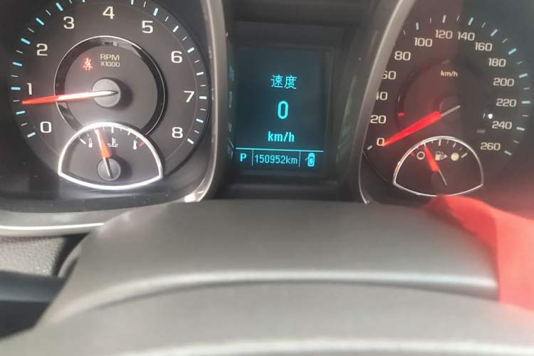 Used Chevrolet Malibu 2014 2.0L Automatic Comfort Edition Odometer Close Up