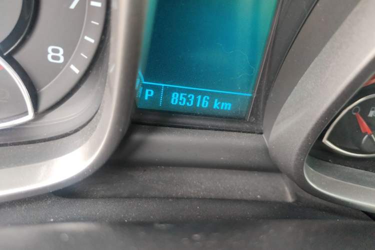 Used Chevrolet Malibu 2014 2.0L Automatic Luxury Edition Odometer Close Up