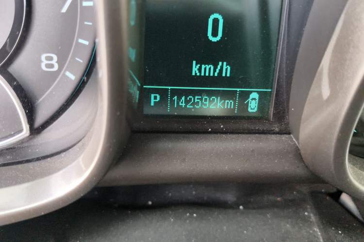 Used Chevrolet Malibu 2014 2.0L Automatic Luxury Edition Odometer Close Up