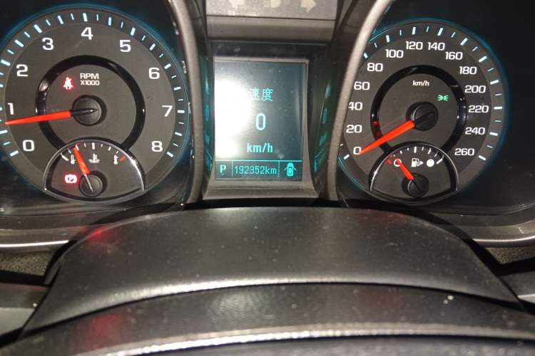 Used Chevrolet Malibu 2014 2.0L Automatic Luxury Edition Odometer Close Up