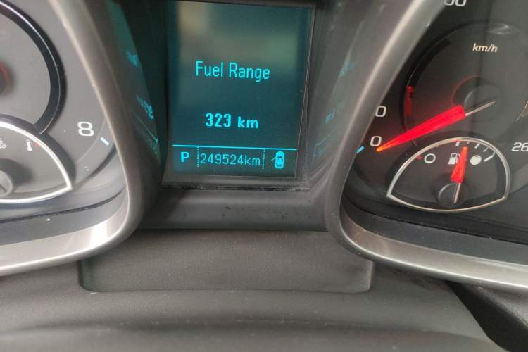 Used Chevrolet Malibu 2014 2.0L Automatic Comfort Edition Odometer Close Up