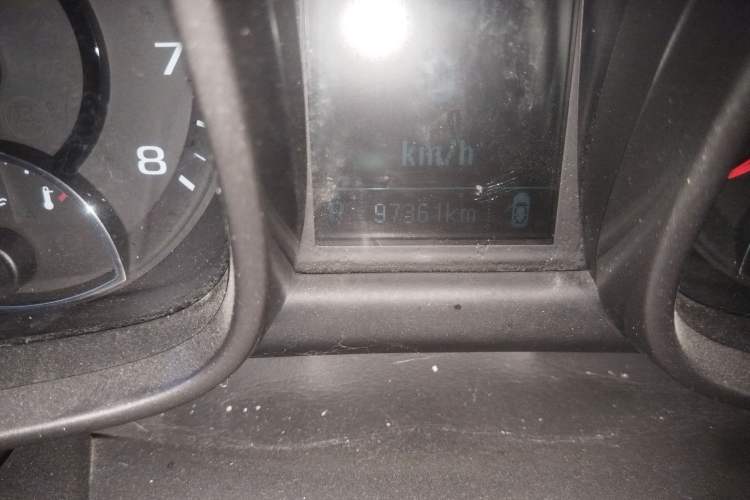 Used Chevrolet Malibu 2014 2.0L Automatic Luxury Edition Odometer Close Up