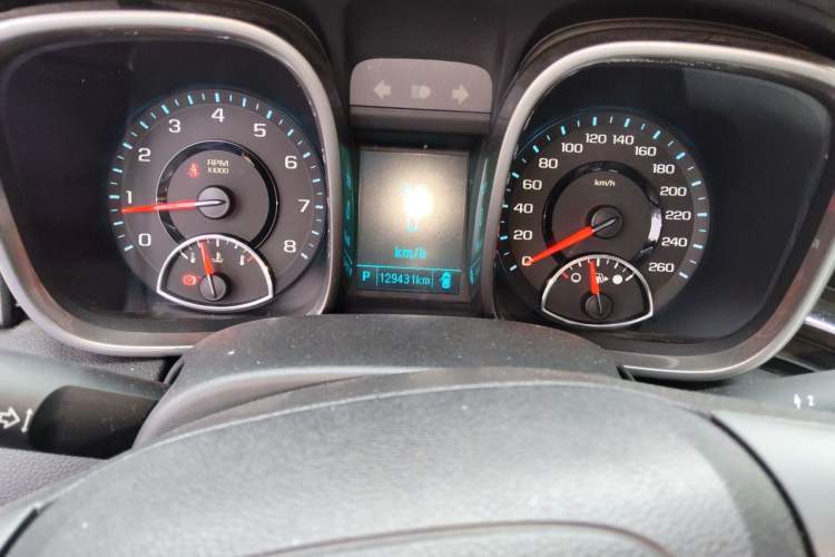 Used Chevrolet Malibu 2014 2.0L Automatic Luxury Edition Odometer Close Up