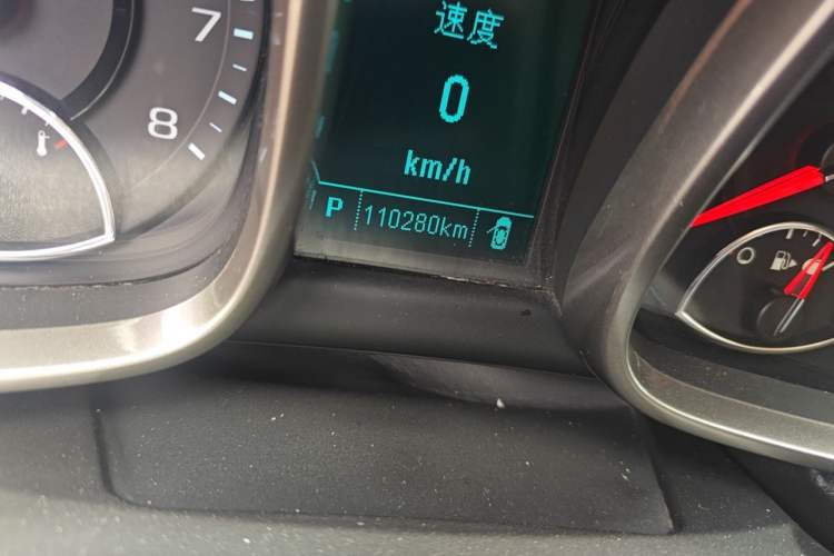 Used Chevrolet Malibu 2014 2.0L Automatic Luxury Edition Odometer Close Up
