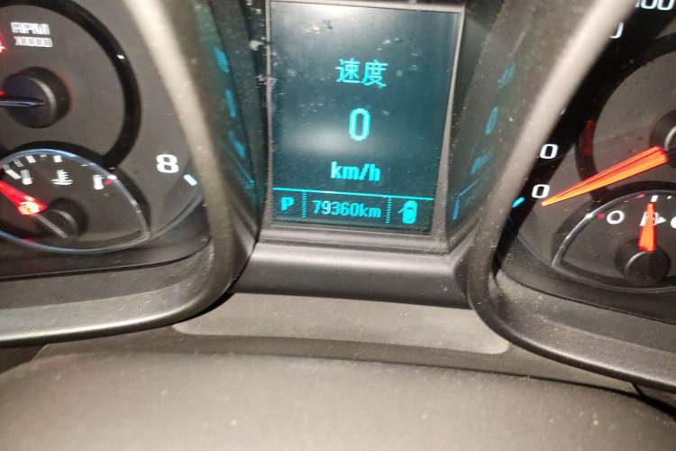 Used Chevrolet Malibu 2014 2.0L Automatic Comfort Edition Odometer Close Up