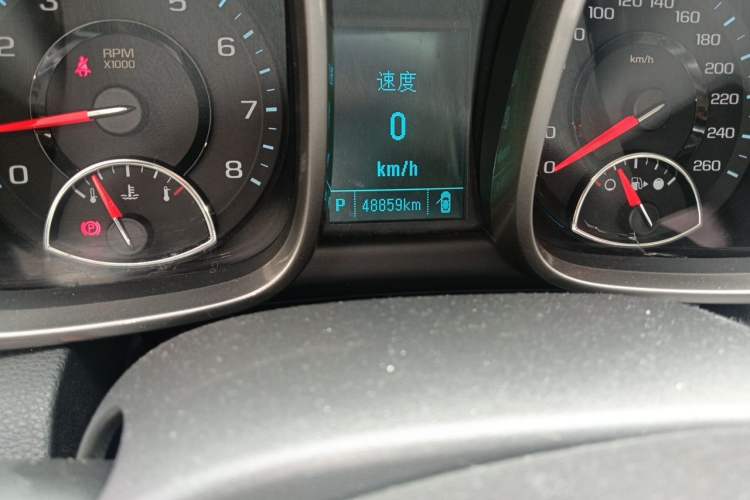 Used Chevrolet Malibu 2014 2.0L Automatic Luxury Edition Odometer Close Up