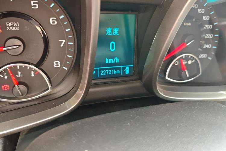 Used Chevrolet Malibu 2014 2.0L Automatic Luxury Edition Odometer Close Up