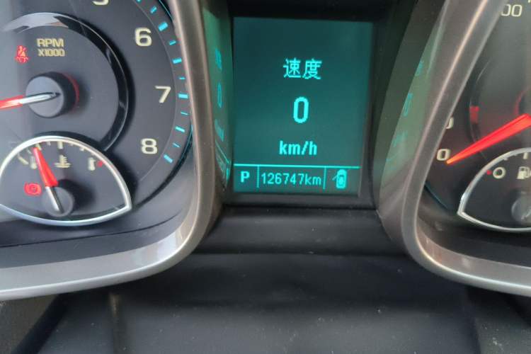 Used Chevrolet Malibu 2014 2.0L Automatic Luxury Edition Odometer Close Up