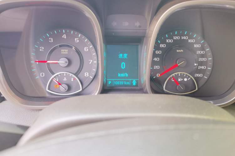 Used Chevrolet Malibu 2014 2.0L Automatic Luxury Edition Odometer Close Up