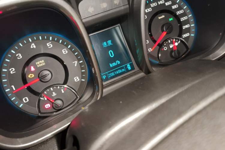 Used Chevrolet Malibu 2014 2.0L Automatic Luxury Edition Odometer Close Up