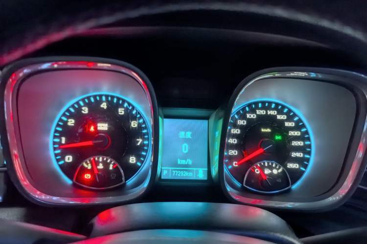 Used Chevrolet Malibu 2014 2.0L Automatic Luxury Edition Odometer Close Up