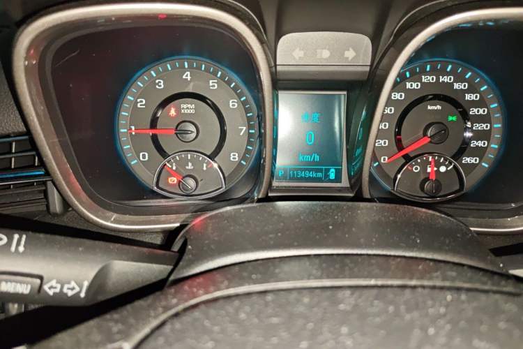 Used Chevrolet Malibu 2014 2.0L Automatic Luxury Edition Odometer Close Up